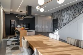 OPATIJA - jedinstven penthouse na dvije etaže u luksuznoj novogradnji, Opatija, Flat