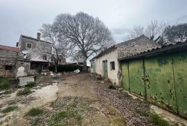 ISTRA,VALTURA - Građevinsko zemljište s objektom, Ližnjan, Land