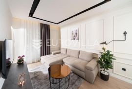 Rijeka, Centar, novouređen luksuzan stan NKP 115 m2 s tri apartmana, Rijeka, Stan