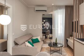 Rijeka, Centar, novouređen luksuzan stan NKP 100 m2 s tri apartmana, Rijeka, Stan