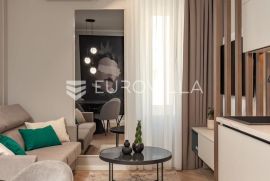 Rijeka, Centar, novouređen luksuzan stan NKP 100 m2 s tri apartmana, Rijeka, Stan