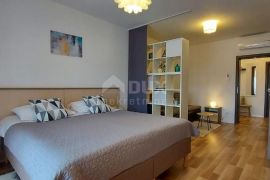 ISTRA, BALE - Moderna obiteljska apartmanska vila, Bale, Дом