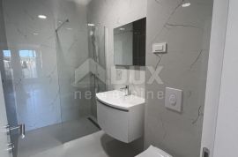 ŠIBENIK, VODICE - Predivan penthouse S8 pokraj mora, Vodice, شقة