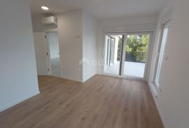 ŠIBENIK, VODICE - Predivan penthouse S8 pokraj mora, Vodice, شقة