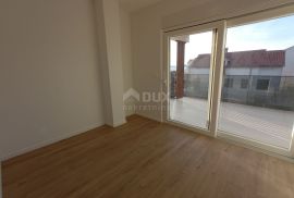 ŠIBENIK, VODICE - Predivan penthouse S7 pokraj mora, Vodice, Appartement