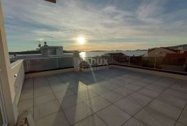 ŠIBENIK, VODICE - Predivan penthouse S7 pokraj mora, Vodice, Appartement