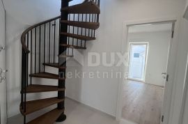 ŠIBENIK, VODICE - Predivan penthouse u novogradnji 1. red do mora, Vodice, Flat