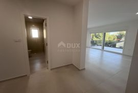 ŠIBENIK, VODICE - Predivan penthouse u novogradnji 1. red do mora, Vodice, Flat