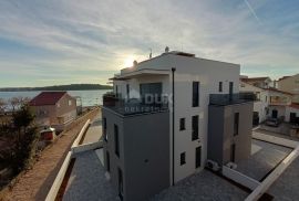 ŠIBENIK, VODICE - Predivan penthouse u novogradnji 1. red do mora, Vodice, Flat