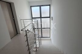 ŠIBENIK, VODICE - Predivan penthouse u novogradnji 1. red do mora, Vodice, Flat