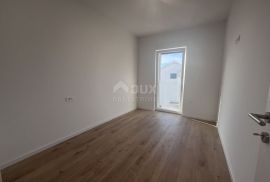 ŠIBENIK, VODICE - Predivan penthouse u novogradnji 1. red do mora, Vodice, Flat