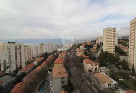 Dvosobni stan na Vojaku s garsonijerom, Rijeka, Appartement