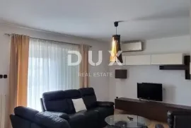 NOVI VINODOLSKI, STAN 3S+DB sa bazenom, blizu centra, Novi Vinodolski, Appartment