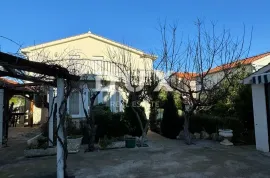 ŠIBENIK, VODICE - Prekrasna samostojeća kuća u Vodicama!, Vodice, Casa