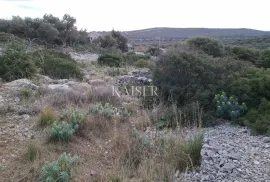 Otok Lošinj, Ćunski, građevinski teren 630 m2 na lijepoj lokaciji, Mali Lošinj, Terreno