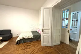 Aristokratski stan nadomak Zrinjevca, Zagreb, Appartment