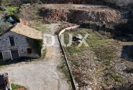 OTOK KRK, MALINSKA - Investicijsko zemljište s prekrasnim pogledom, Malinska-Dubašnica, Tierra