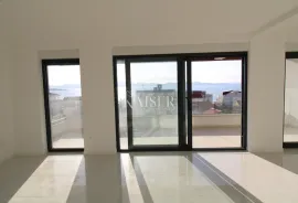 Zadar- Penthouse s krovnom terasom i pogledom na more, Zadar, Apartamento