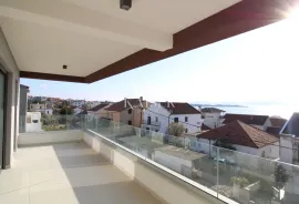 Zadar- Penthouse s krovnom terasom i pogledom na more, Zadar, Apartamento