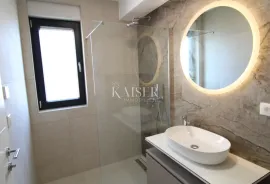 Zadar- Penthouse s krovnom terasom i pogledom na more, Zadar, Apartamento