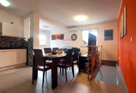 Zagreb, Blato, sunčani četverosoban stan 109 m2 s vrtom, Zagreb, Appartment