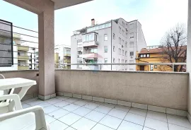 Zagreb, Trešnjevka, dvosoban stan, parking, lift, balkon, Zagreb, Wohnung