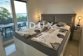 SPLIT, KAŠTEL GOMILICA - Vrhunski penthouse s prekrasnim pogledom na more!, Kaštela, Διαμέρισμα