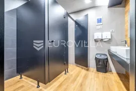 Zagreb, Avenija Dubrovnik, novouređen poslovni prostor 231 m2, Zagreb, Immobili commerciali