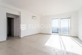 Kaštel Stari, trosoban stan s pogledom na more + 2 parkirna mjesta, Kaštela, Apartamento