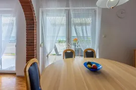 Crikvenica, Dramalj - stan 2S+DB sa pogeldom na more i garažom, Crikvenica, Apartamento