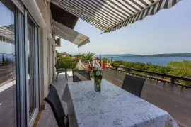 Crikvenica, Dramalj - stan 2S+DB sa pogeldom na more i garažom, Crikvenica, Apartamento