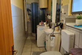 Hreljin, kuća s dva stana, površine 130m2, Bakar, Haus