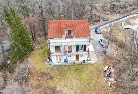 Jurdani, kuća sa 4 stana na mirnoj lokaciji, Matulji, Casa