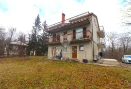 Jurdani, kuća sa 4 stana na mirnoj lokaciji, Matulji, House