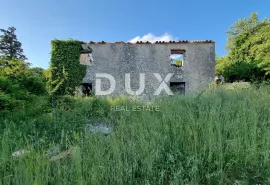 ISTRA, RABAC - Ruševna kuća s pogledom na more, Labin, Kuća