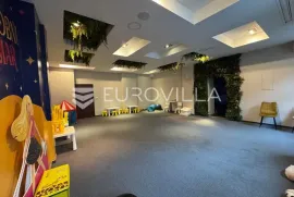 Zagreb, Trnje, Radnička uredski prostor 40m2 u viskom prizemlju poslovne zgrade, Zagreb, Propiedad comercial