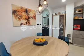 Istra, Pula, osunčan stan 2SS + DB, spremište, parking, Pula, Appartment