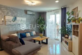 Istra, Pula, osunčan stan 2SS + DB, spremište, parking, Pula, Appartement