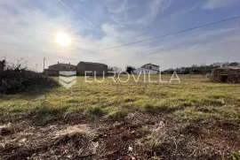 Marčana, Loborika - građevinsko zemljište 634 m2 na odličnoj lokaciji s putem, Marčana, Terra