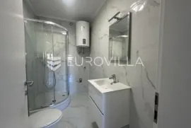 Medulin, novogradnja, svijetli dvosoban  stan NKP 53 m2 na 1. katu, odlična pozicija, Medulin, Appartment