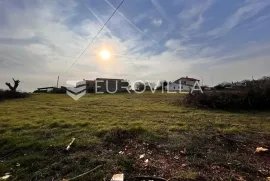 Marčana, Loborika - građevinsko zemljište 506 m2 na odličnoj lokaciji s putem, Marčana, Terra