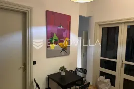 Zagreb, Nazorova ulica, prekrasan stan s 4 sobe, za studente, Zagreb, Appartment