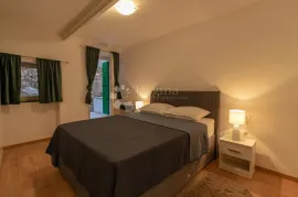 Rovinj, centar – elegantan jednosoban stan u kamenoj zgradi, 200m od mora, Rovinj, Appartement