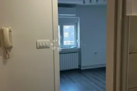 NOVOUREĐENI STAN-TREŠNJEVKA 23m2, Zagreb, Flat