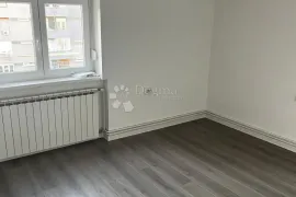 NOVOUREĐENI STAN-TREŠNJEVKA 23m2, Zagreb, Appartment