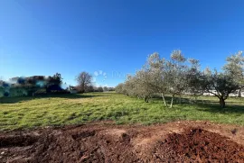 ŠTINJAN GRAĐEVINSKO ZEMLJIŠTE, Pula, 2.300 m2, Pula, Terrain