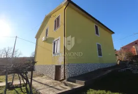 Kršan, okolica, kuća s pogledom na more, Kršan, بيت