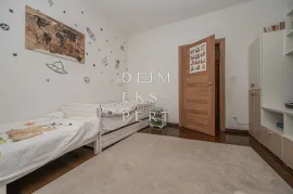 Gornji Bukovac, Namješten četverosobni stan na drugom katu - 155m2, Appartment