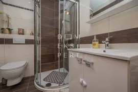 Gornji Bukovac, Namješten četverosobni stan na drugom katu - 155m2, Appartement