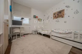 Gornji Bukovac, Namješten četverosobni stan na drugom katu - 155m2, Flat